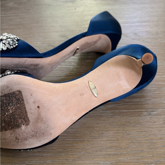 BADGLEY MISCHKA women’s stormy blue Candace Embellished Pumps Heels shoes size 9 - Picture 4 of 10